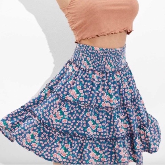 Floral Tiered mini skirt - Picture 1 of 3